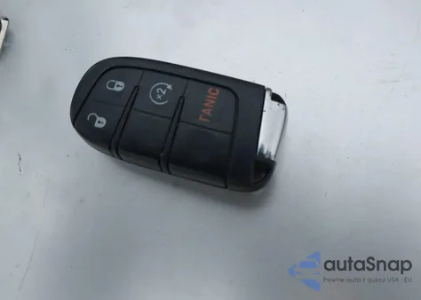 2018 Jeep Compass Latitude 4X4 из США, поврежденный, VIN 3C4NJDBBXJT222915